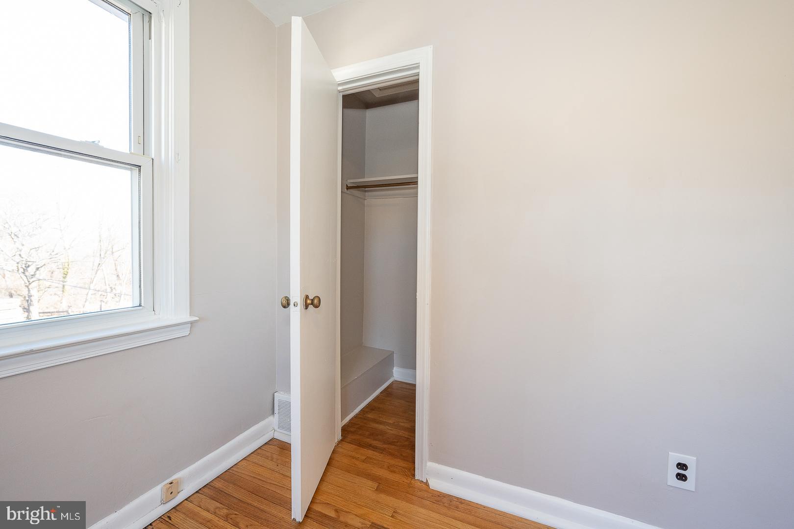 WALNUT HILL - Residential