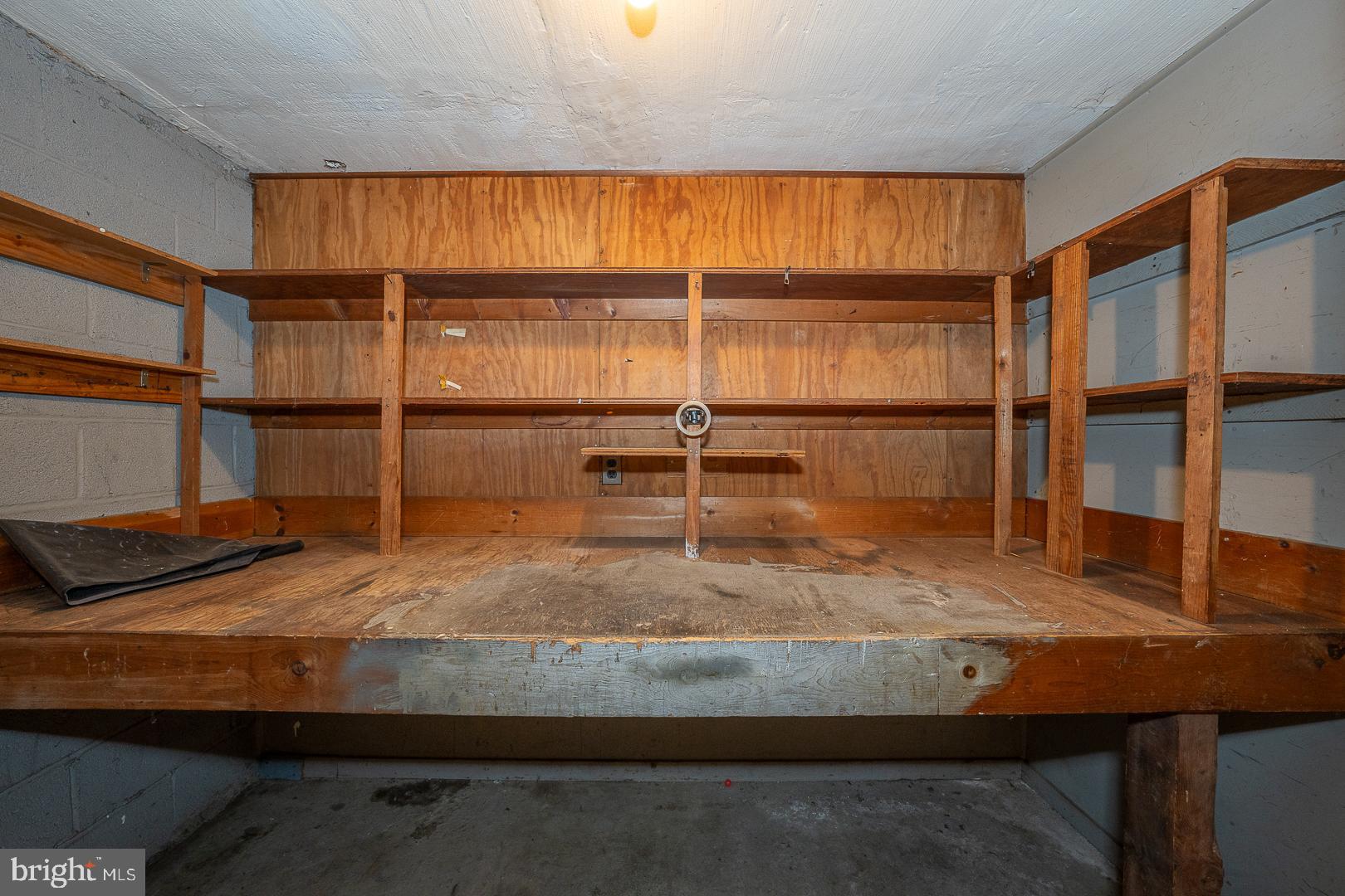 WALNUT HILL - Residential