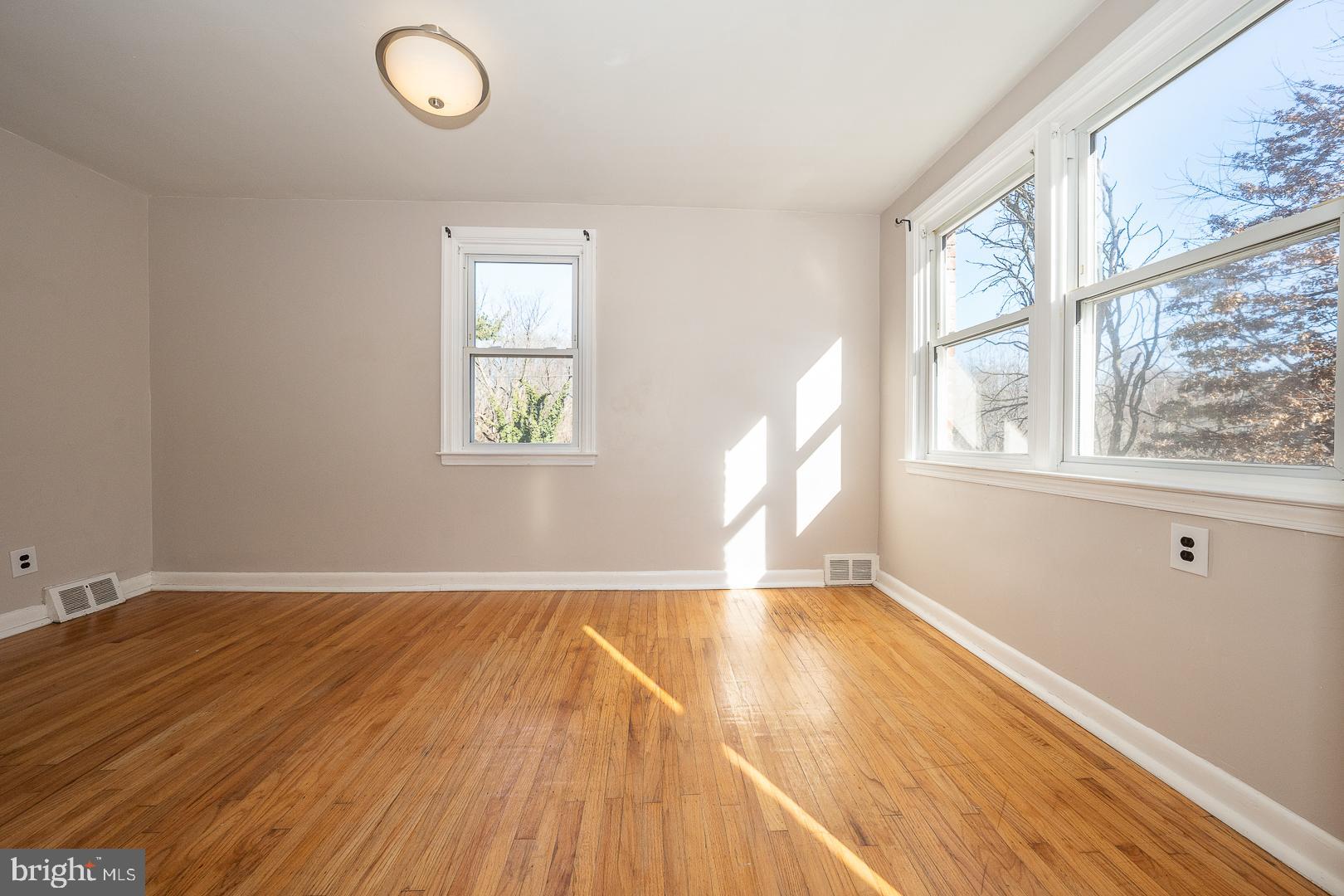 WALNUT HILL - Residential