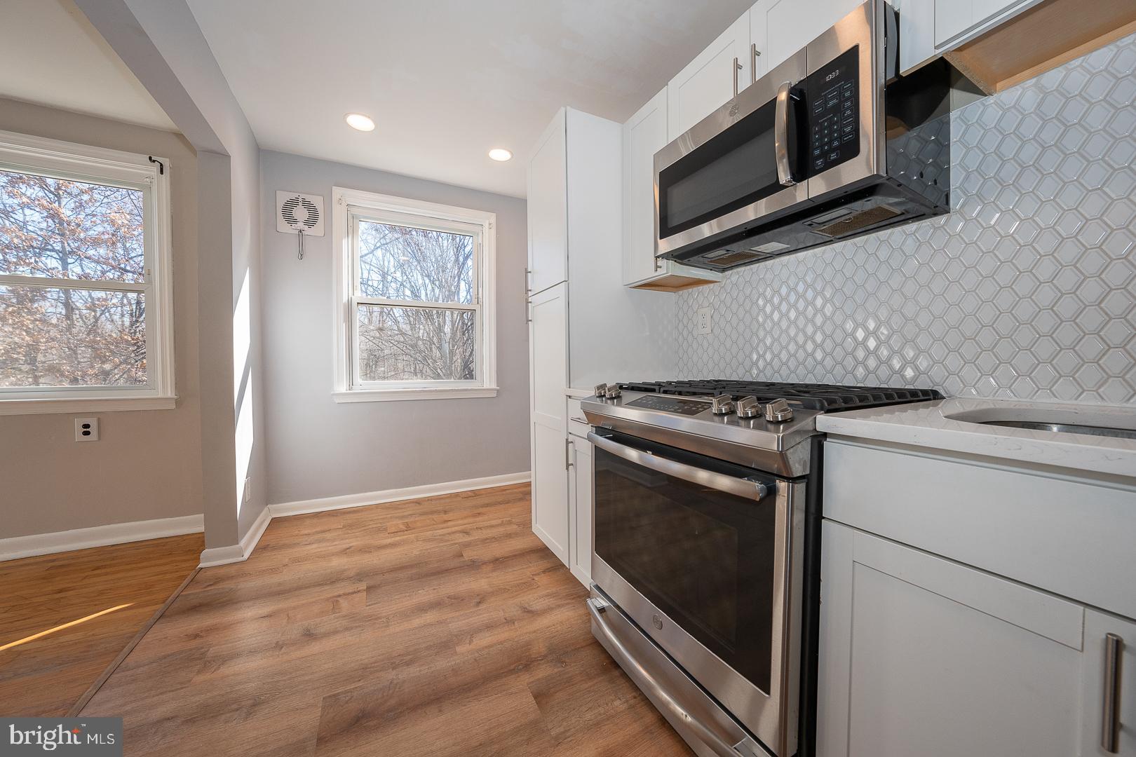 WALNUT HILL - Residential