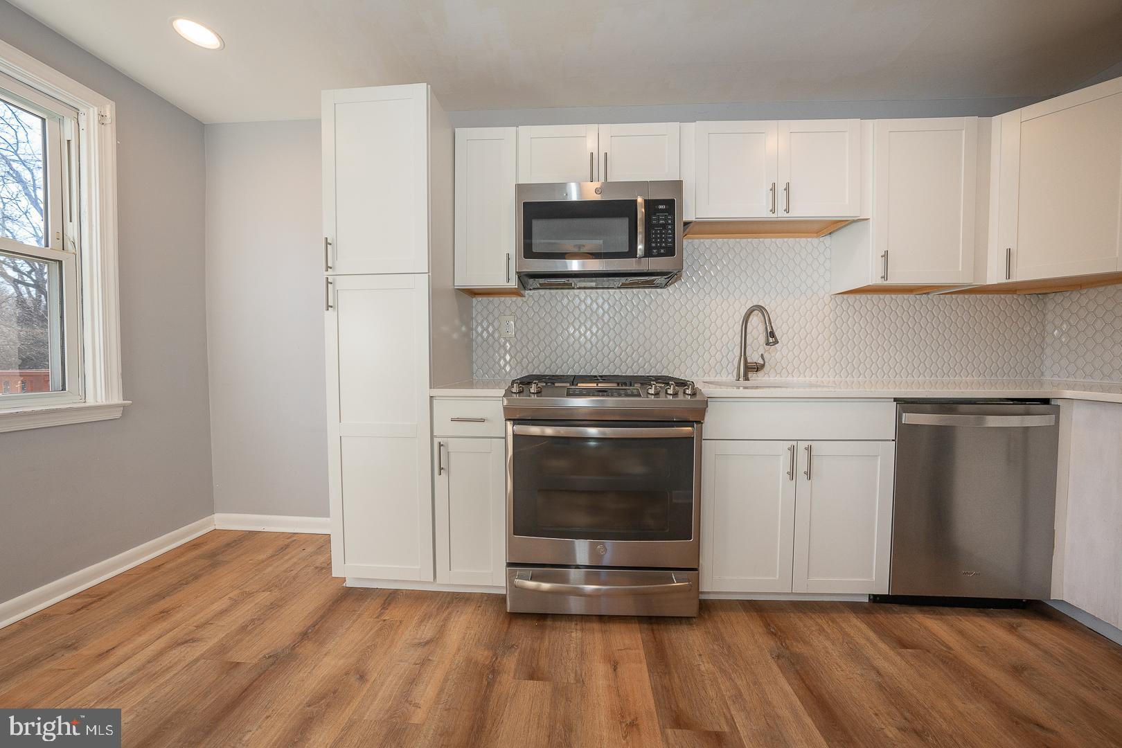 WALNUT HILL - Residential