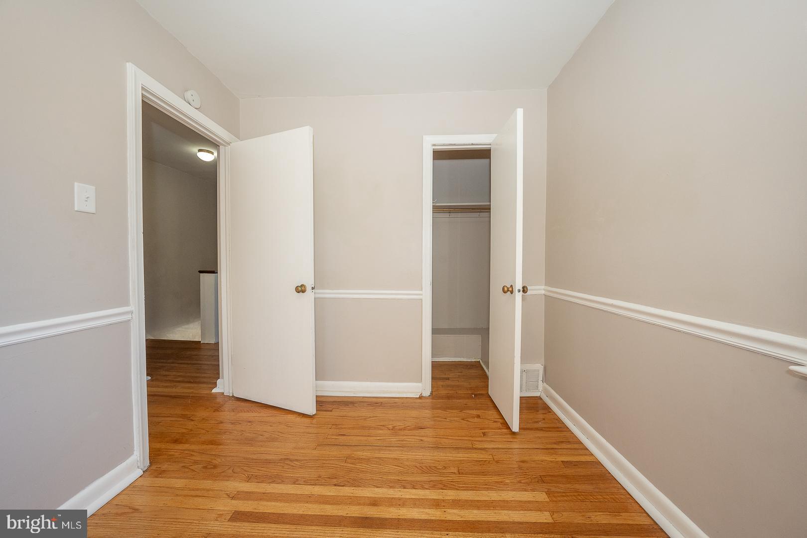 WALNUT HILL - Residential