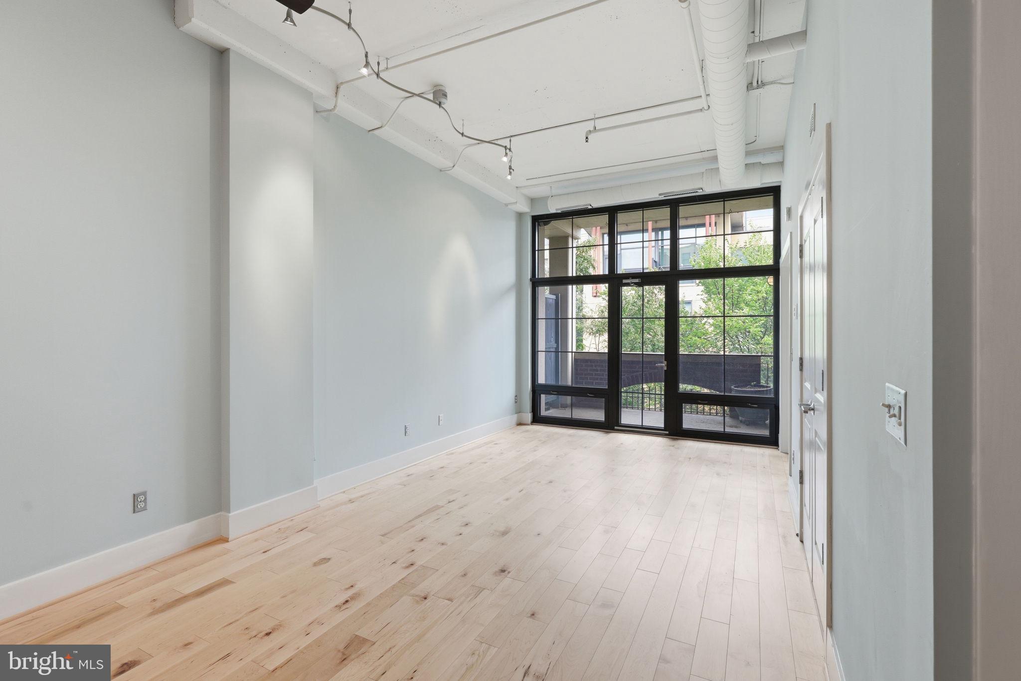 2328 CHAMPLAIN STREET NW 328