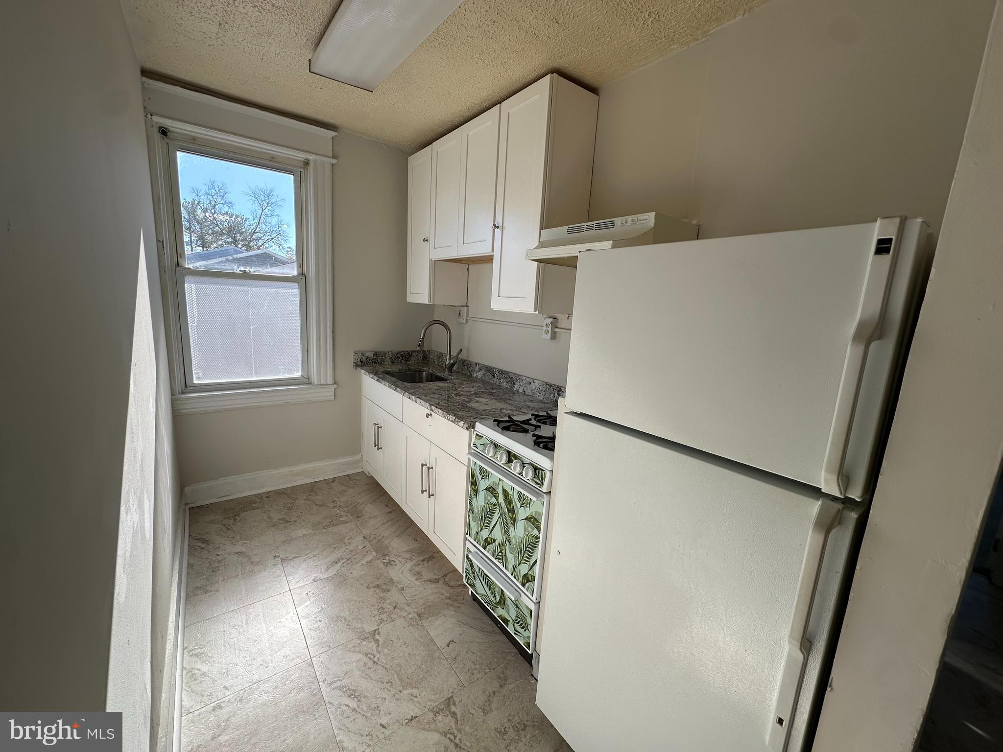 CEDAR HEIGHTS - Residential Lease