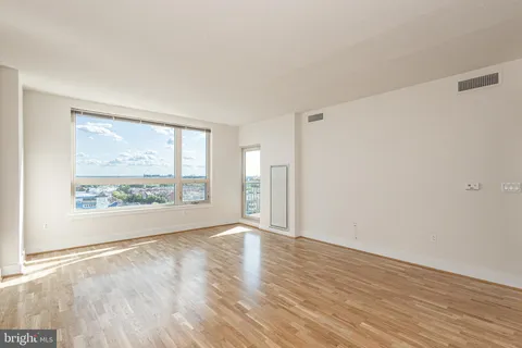 717 S Columbus Boulevard Unit 1012, Philadelphia, PA MLS: PAPH2230142