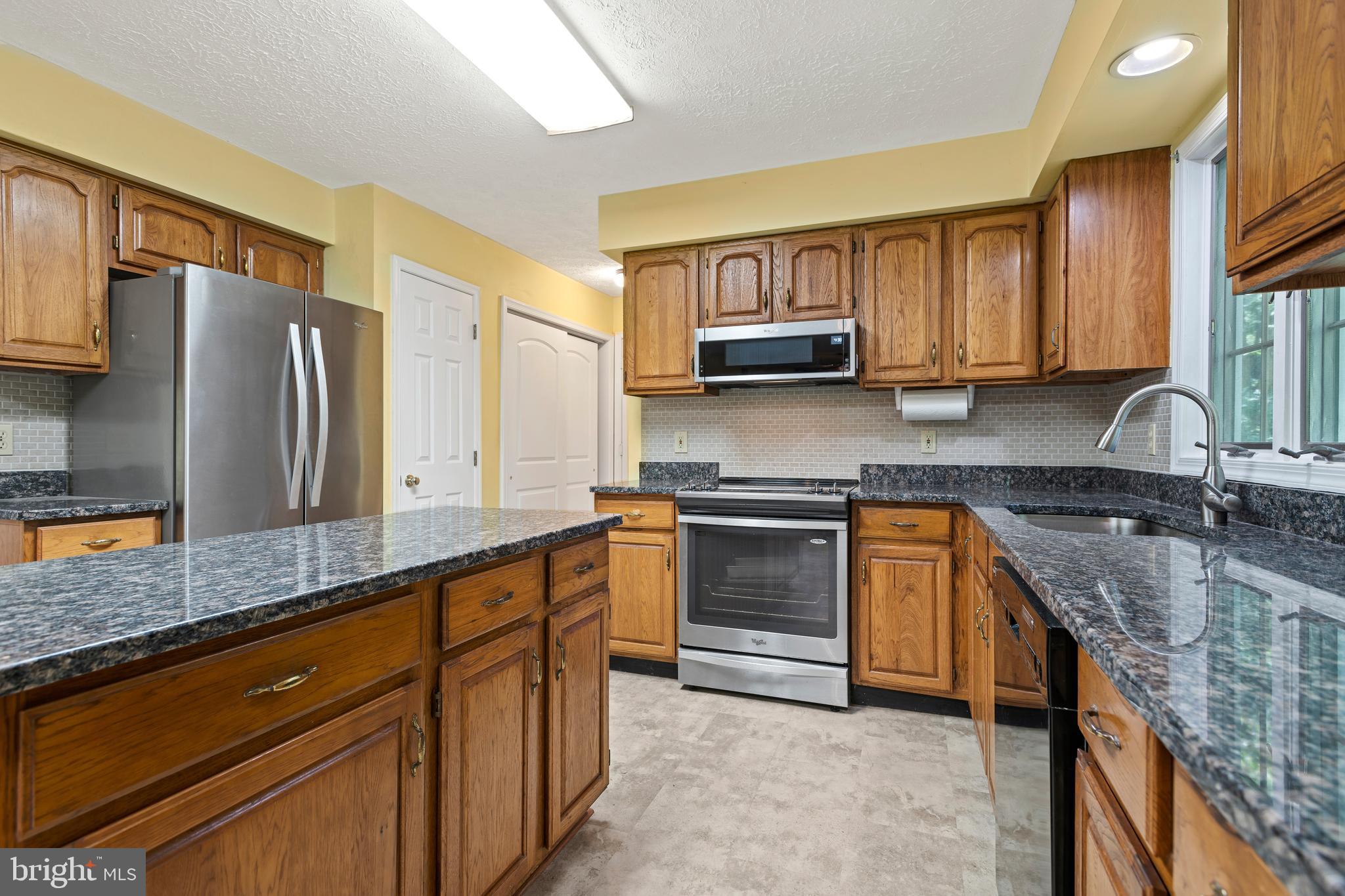 FOX MEADOWS ANNEX - Residential