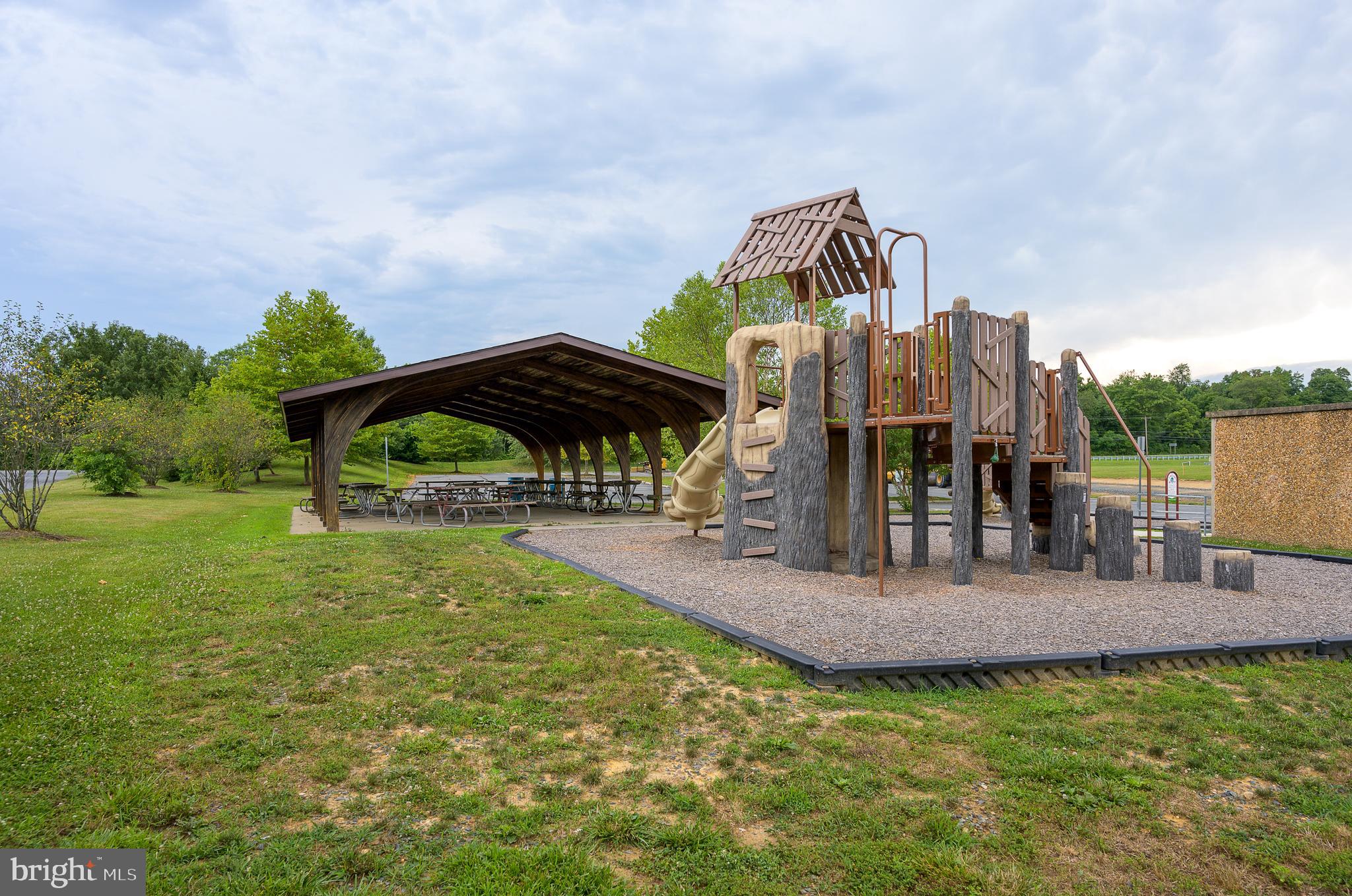 FOX MEADOWS ANNEX - Residential