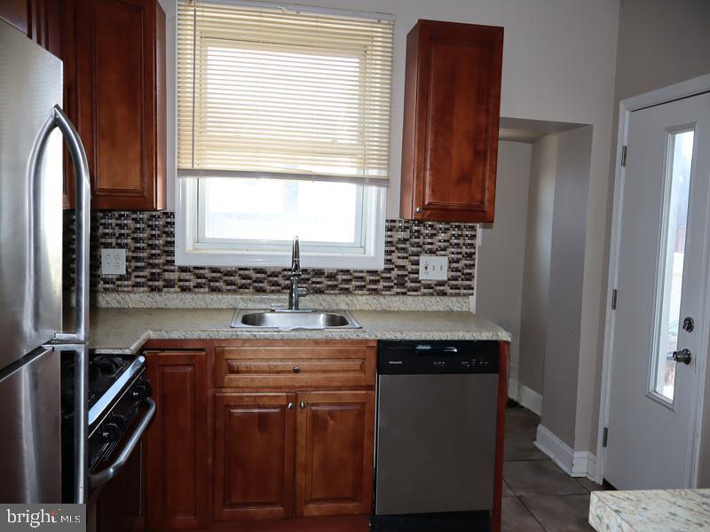 WEST OAK LANE - Residential