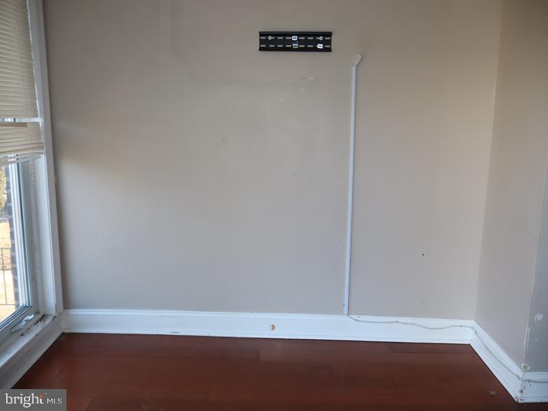 WEST OAK LANE - Residential