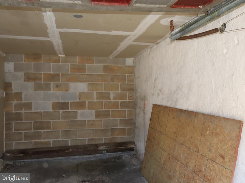 WEST OAK LANE - Residential