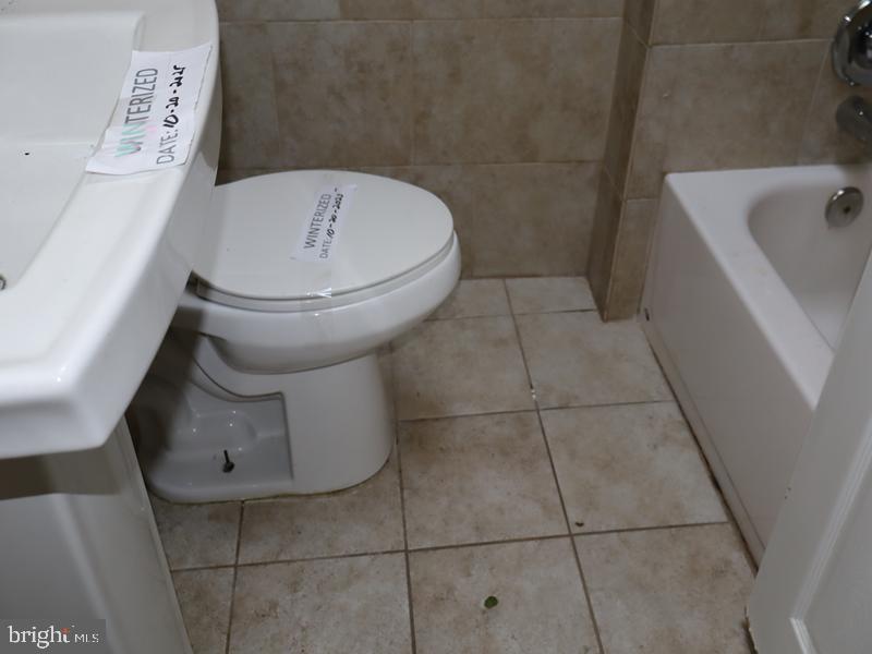 WEST OAK LANE - Residential