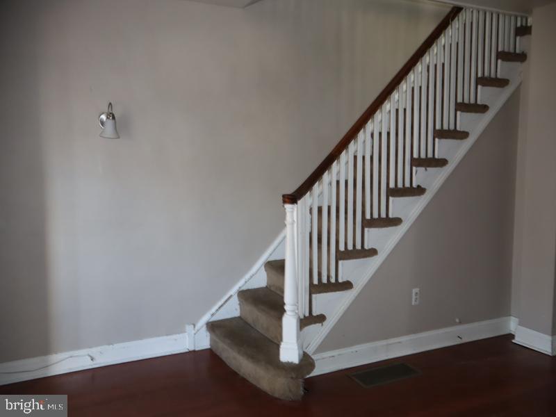 WEST OAK LANE - Residential