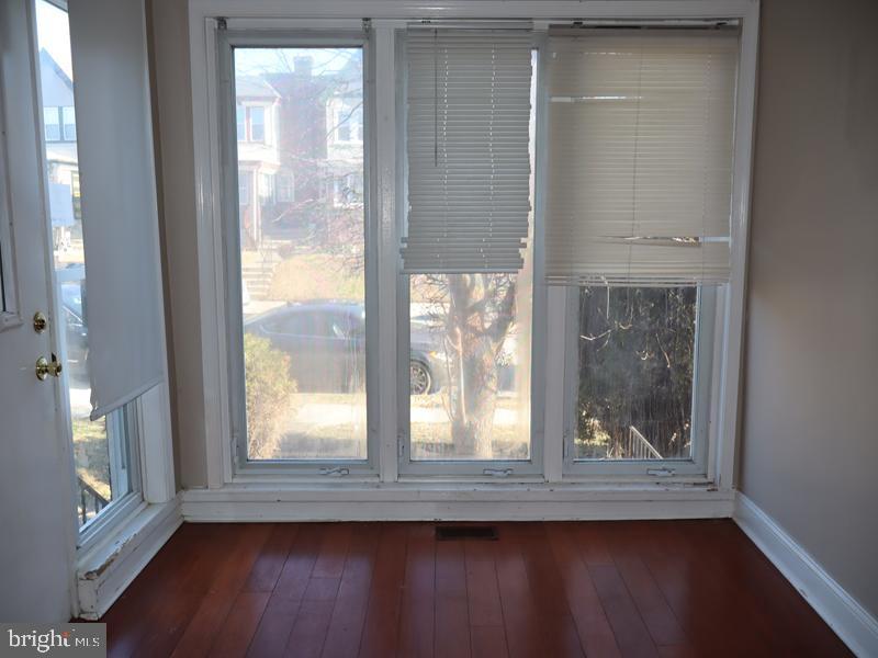 WEST OAK LANE - Residential