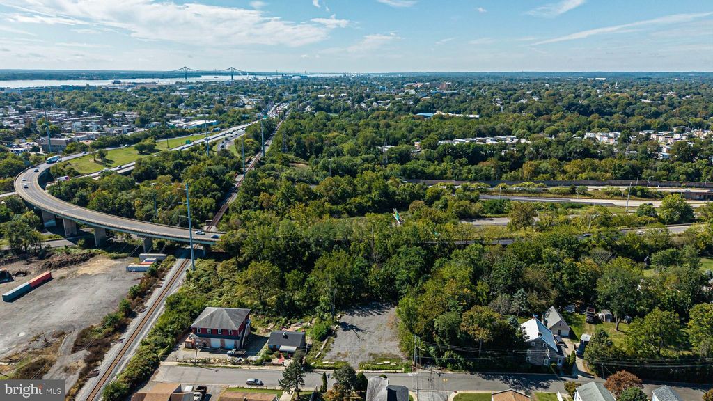 Photo of 115 Youngs Avenue, CRUM LYNNE, PA 19022 (MLS # PADE2100258)