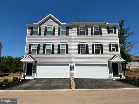 MLS: PAMC2180756