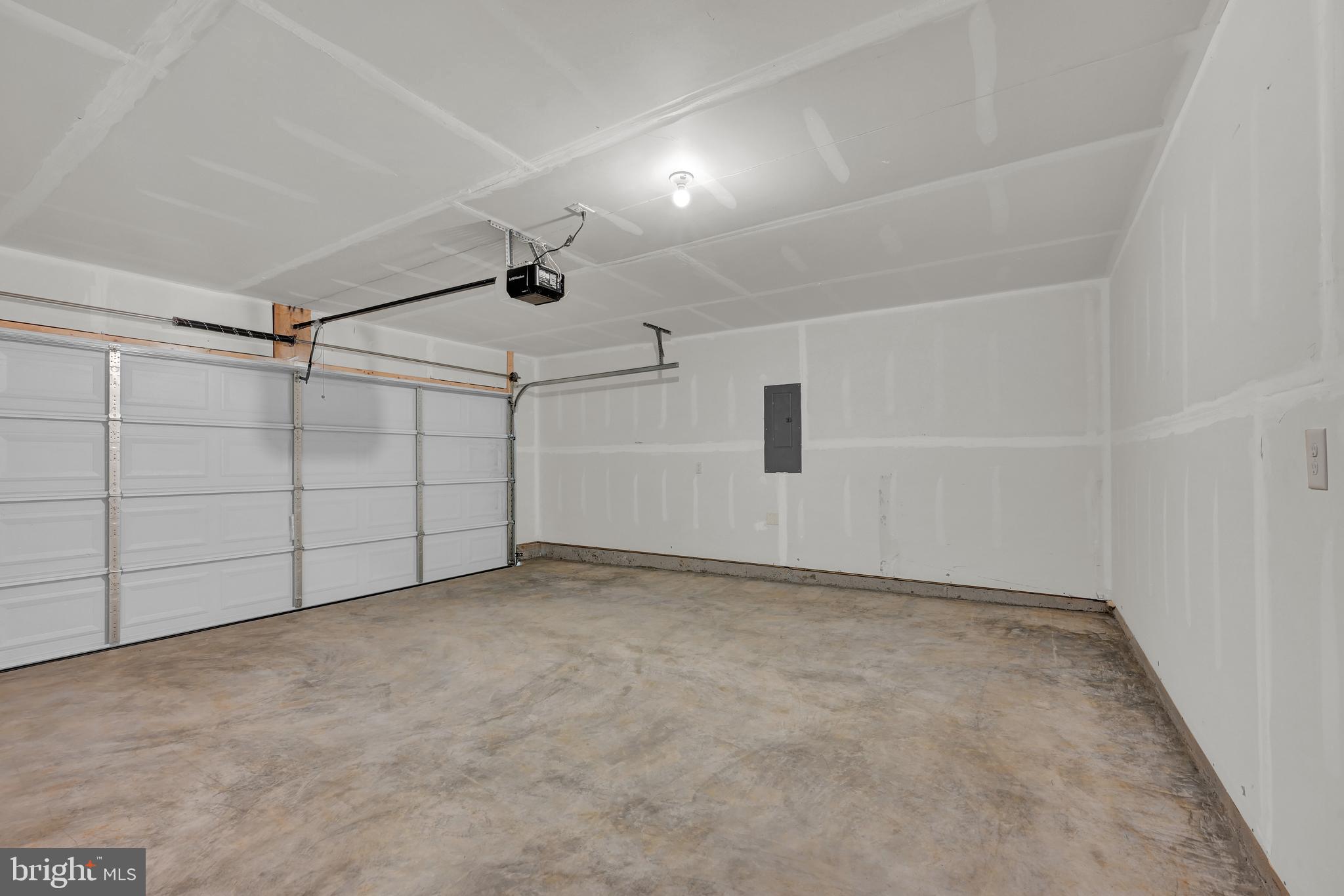 TOLLHOUSE WOODS - Residential