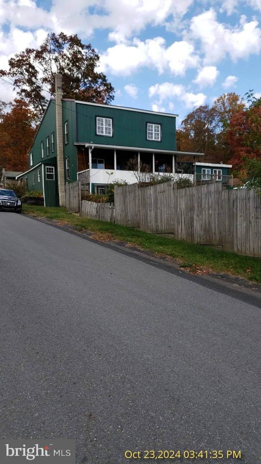 Tower City, Pennsylvania 17980, United States, 4 Bedrooms Bedrooms, ,3 BathroomsBathrooms,Residential,Pending,27875