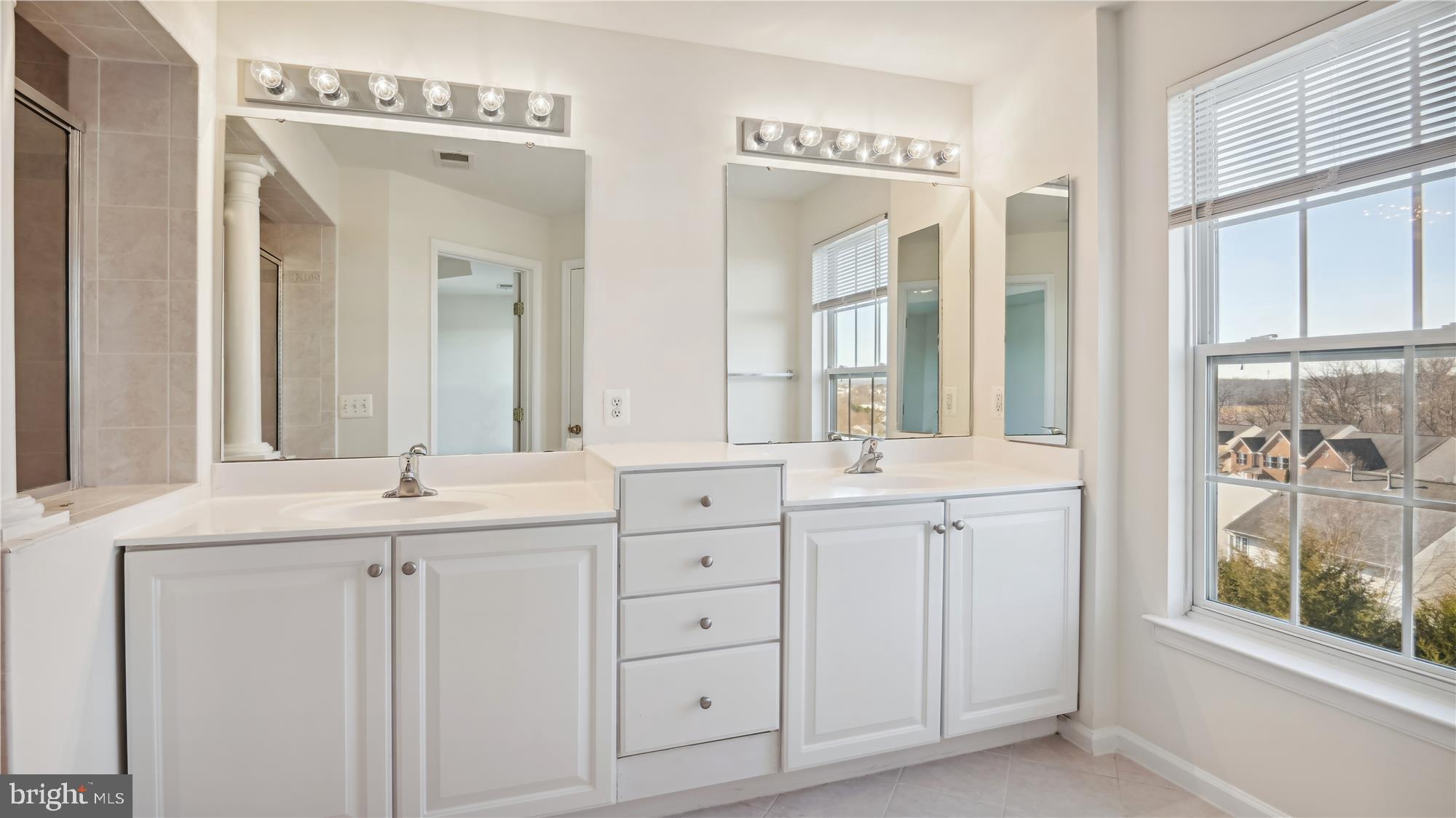 COTON COMMONS - Residential