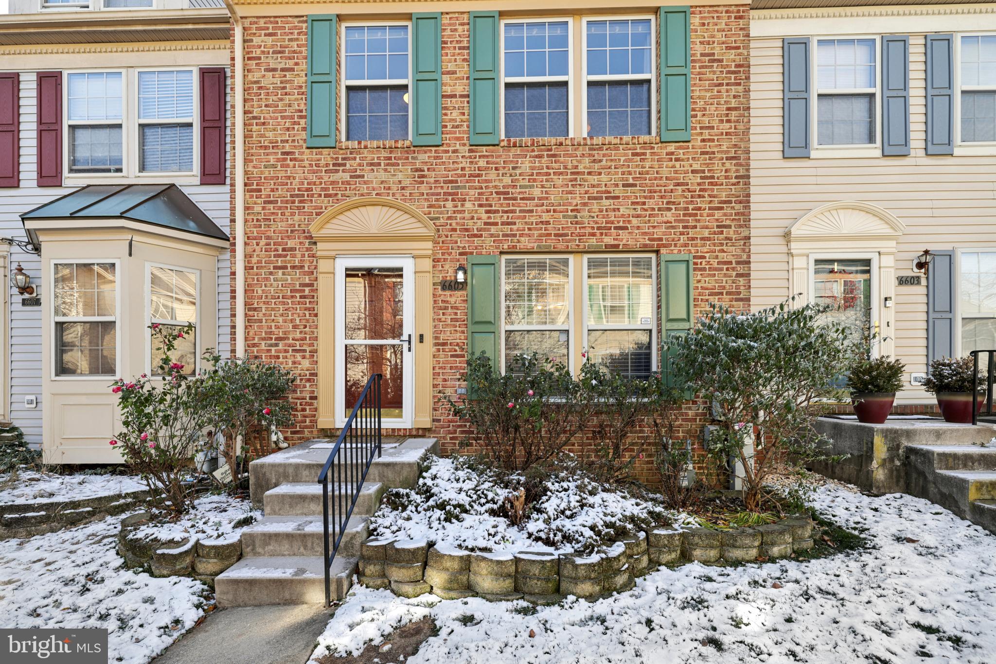 CROMWELL FOUNTAIN - Residential