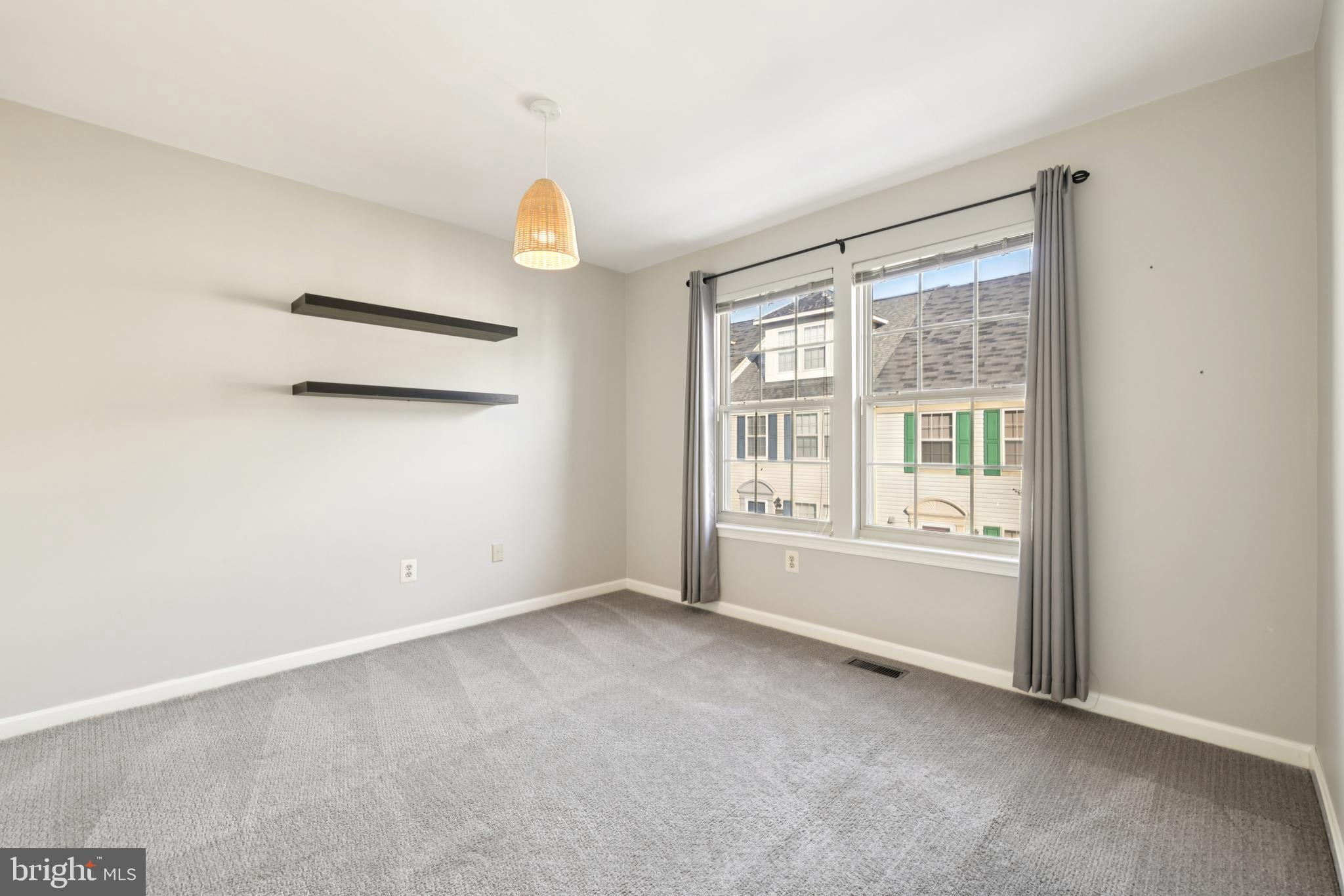 CROMWELL FOUNTAIN - Residential