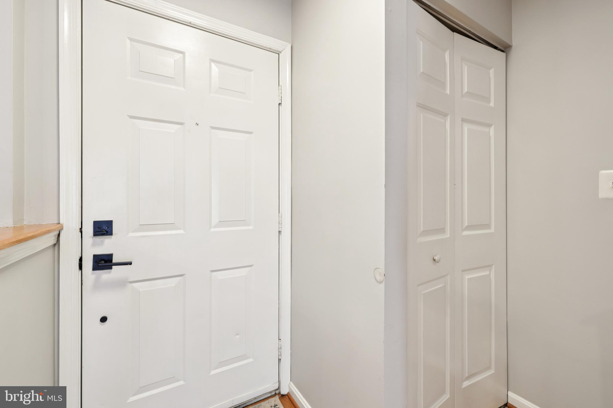 CROMWELL FOUNTAIN - Residential