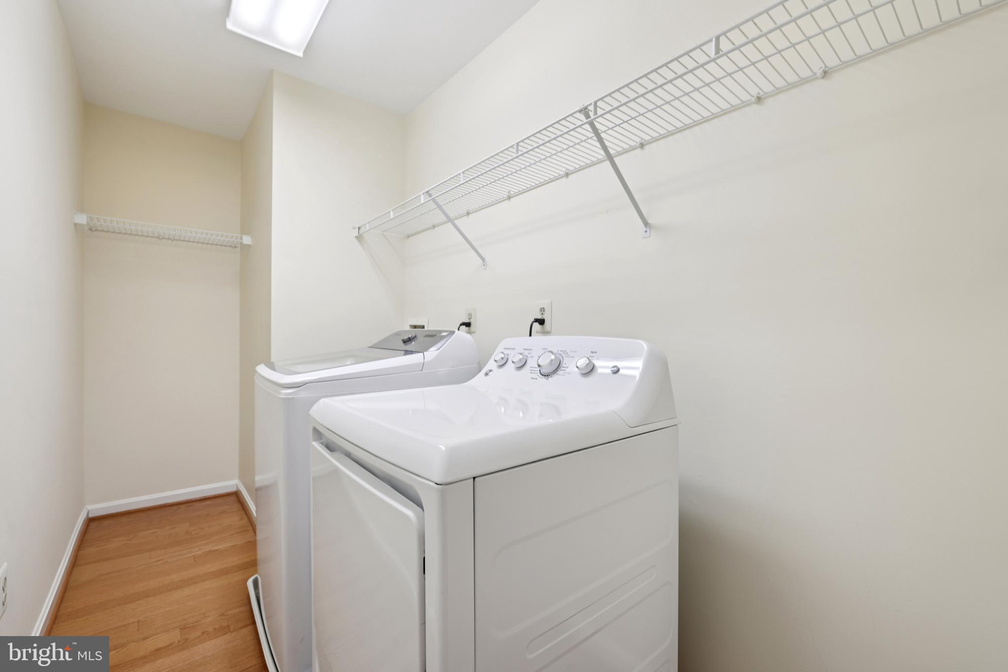 CROMWELL FOUNTAIN - Residential