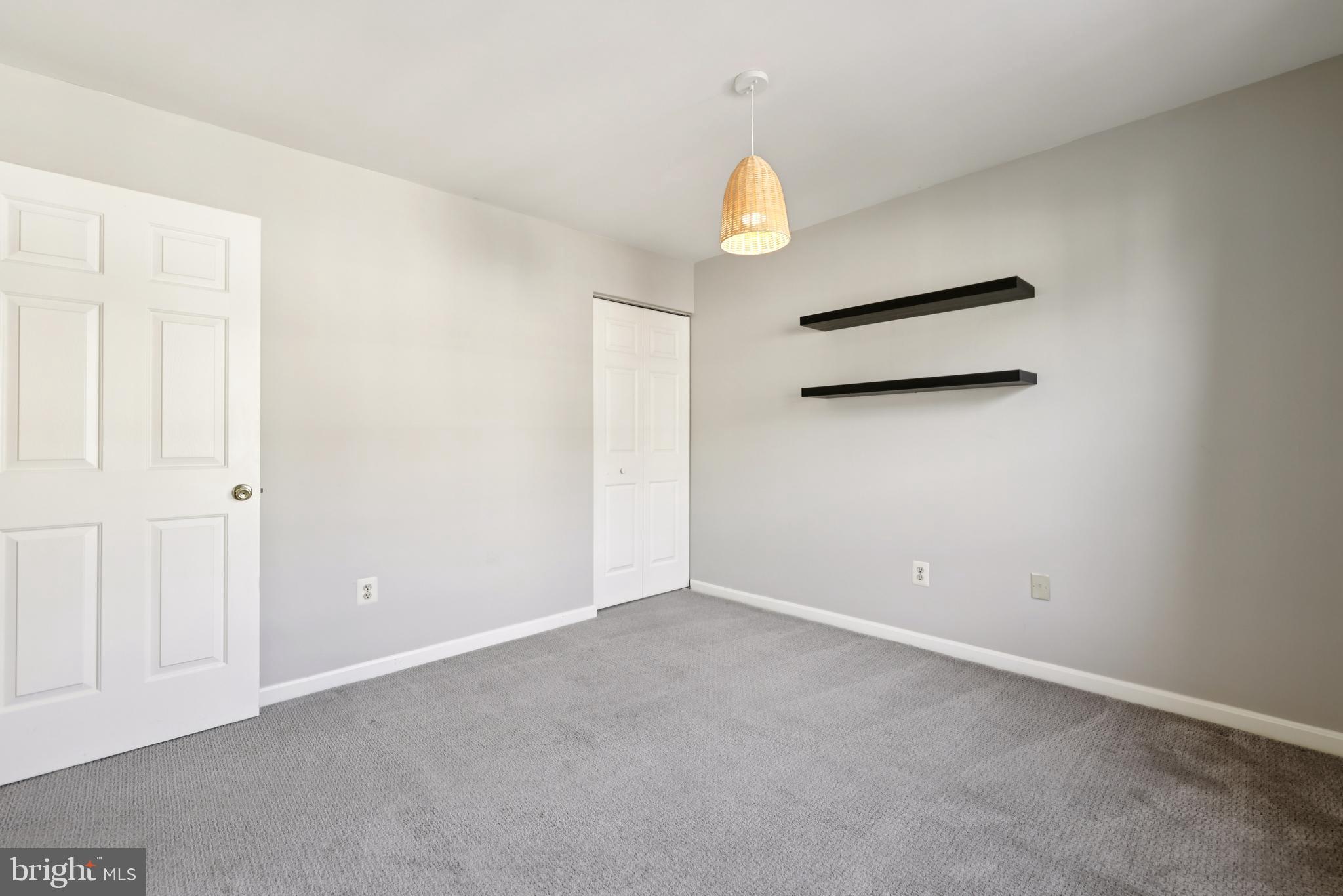 CROMWELL FOUNTAIN - Residential