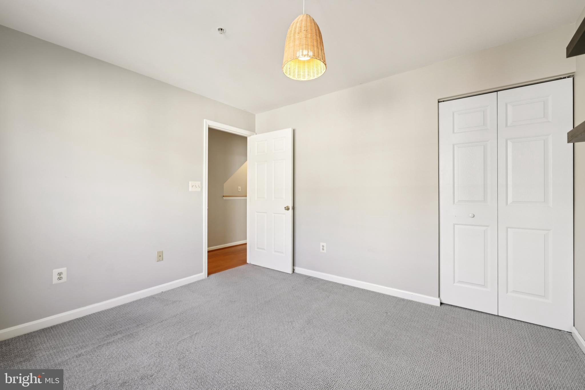 CROMWELL FOUNTAIN - Residential