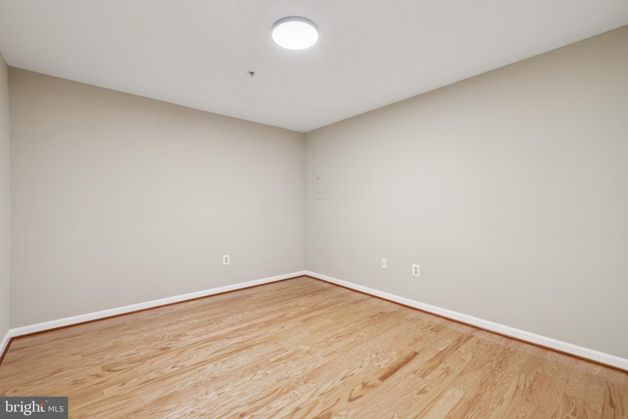 CROMWELL FOUNTAIN - Residential