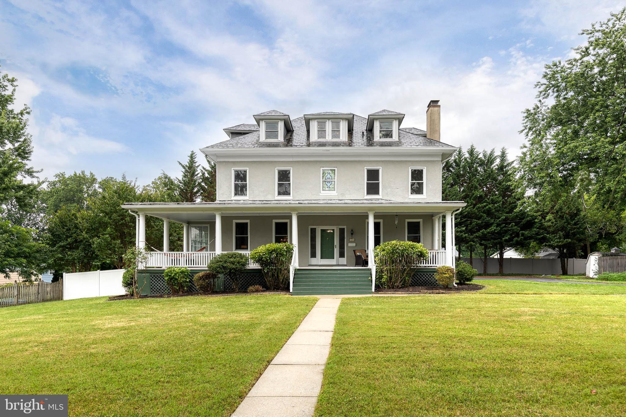 325 N BEAUMONT AVENUE