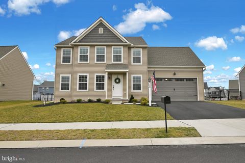 Photo of 806 WESTBROOKE DR, ELIZABETHTOWN, PA 17022 (MLS # PALA2031058)