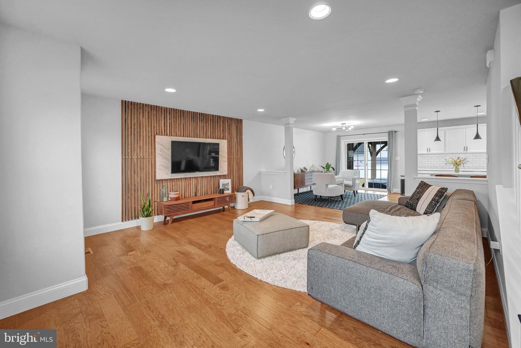 Photo of 806 WESTBROOKE DR, ELIZABETHTOWN, PA 17022 (MLS # PALA2031058)