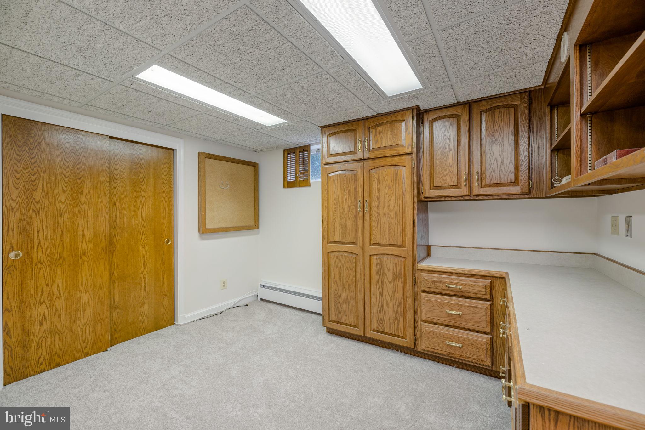 AUTUMN CHASE HUNT - Residential Lease