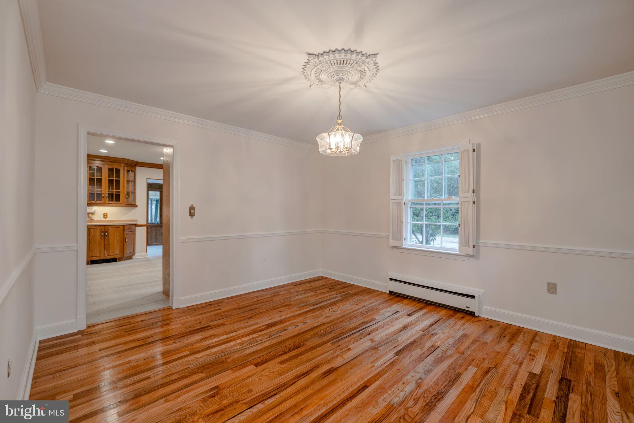 AUTUMN CHASE HUNT - Residential Lease