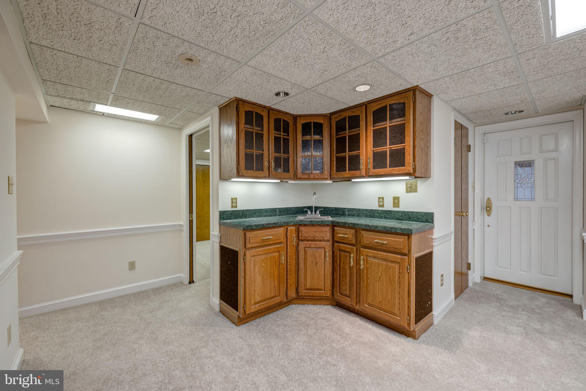 AUTUMN CHASE HUNT - Residential Lease