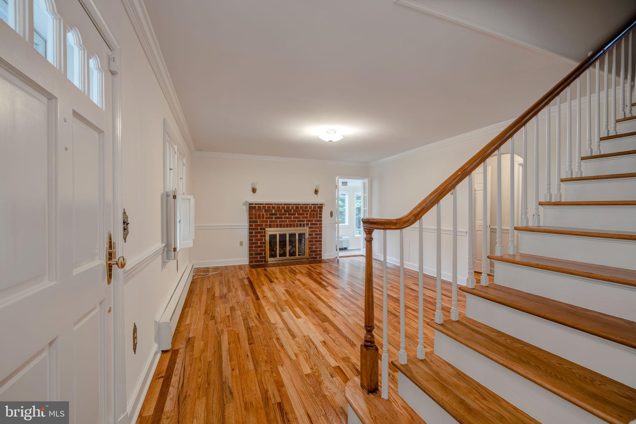 AUTUMN CHASE HUNT - Residential Lease