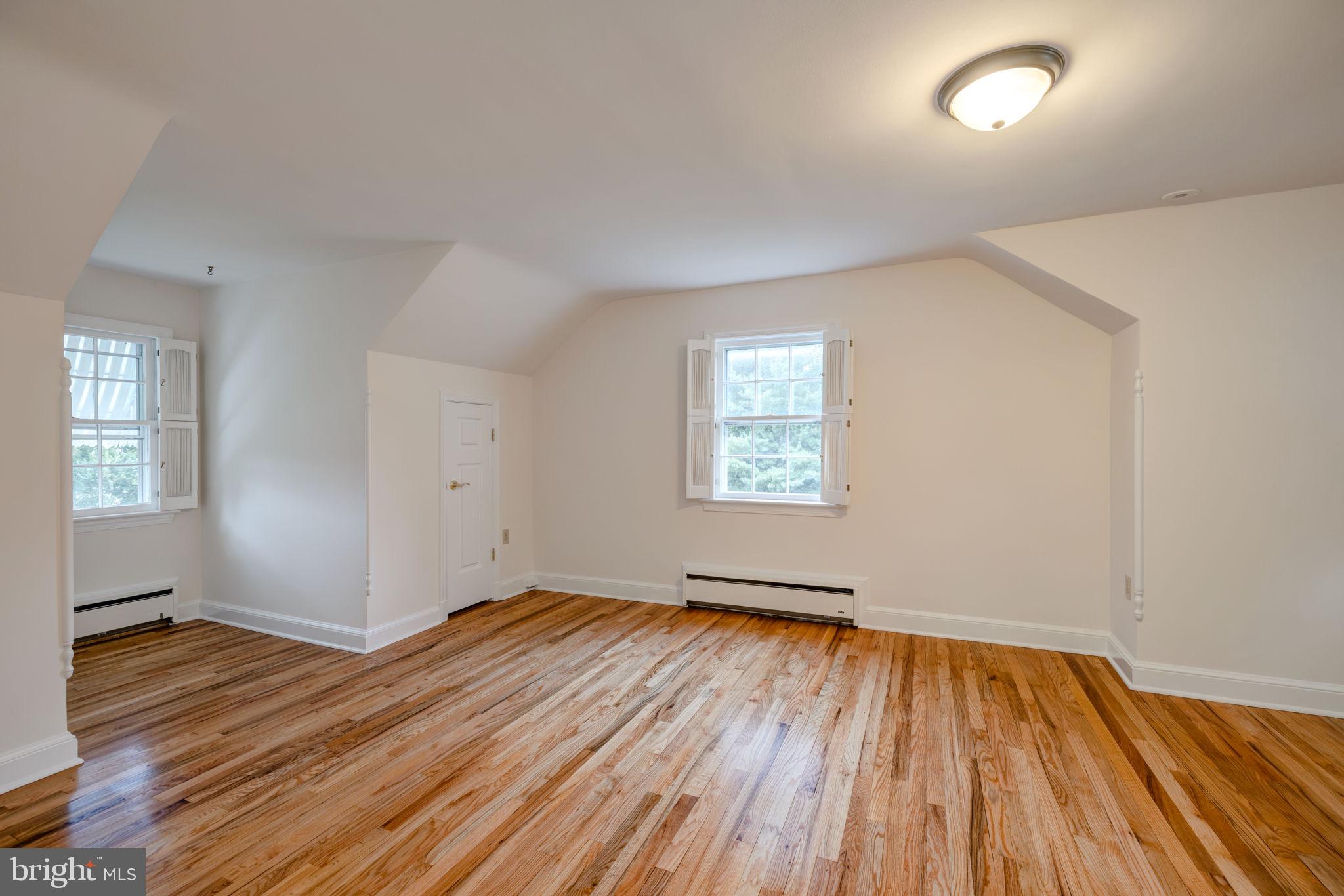 AUTUMN CHASE HUNT - Residential Lease