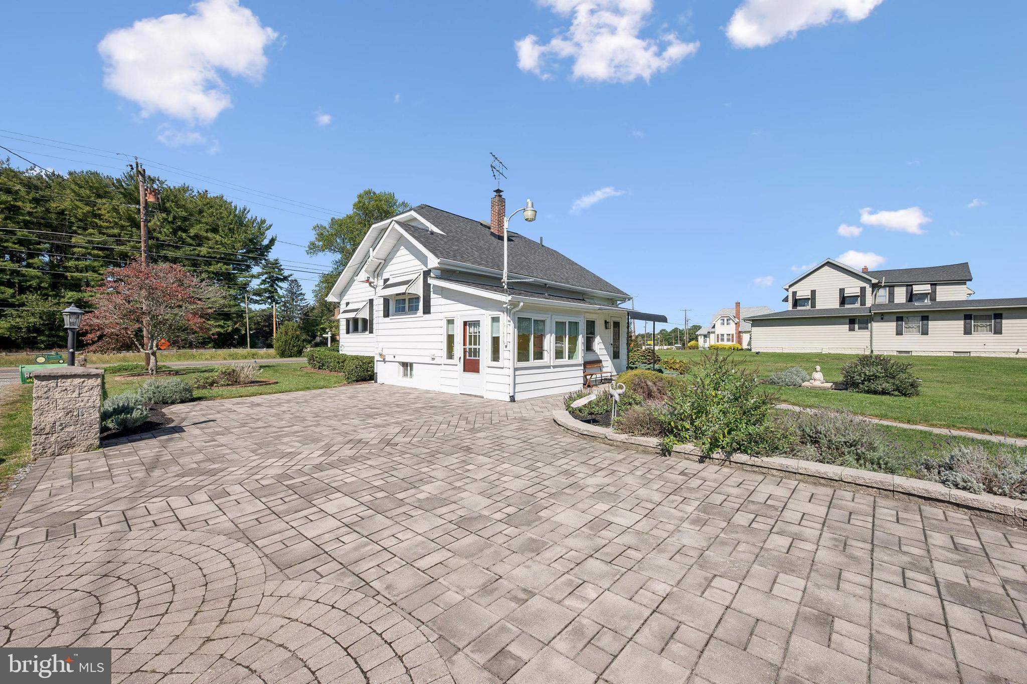 3431 N EAST BOULEVARD