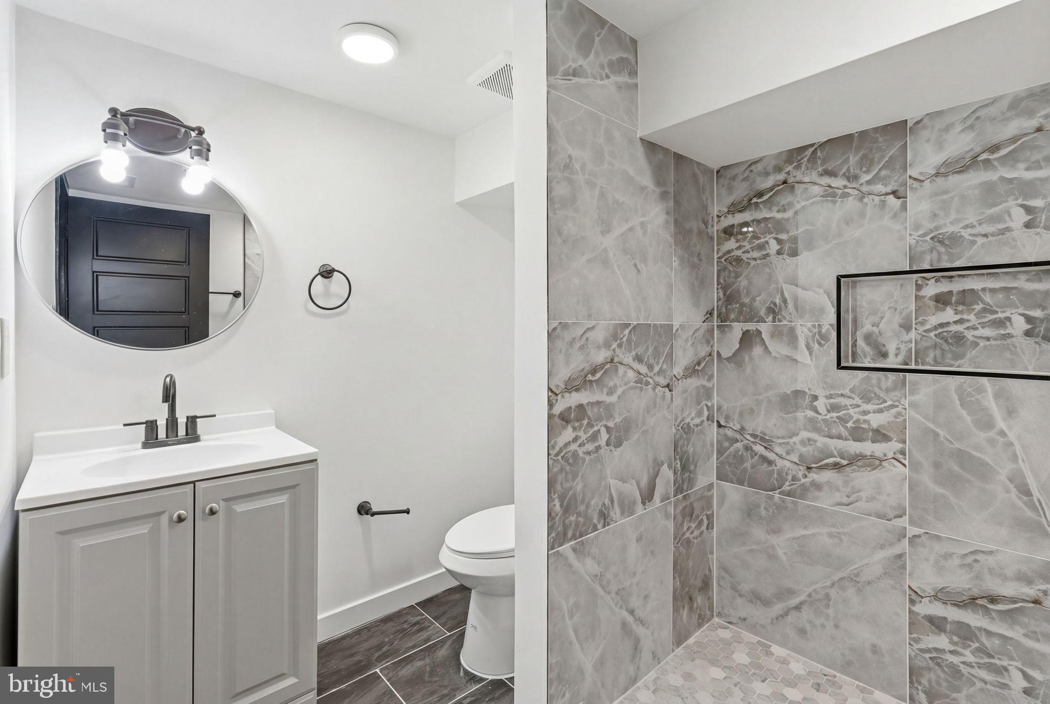 ELMWOOD PARK - Residential