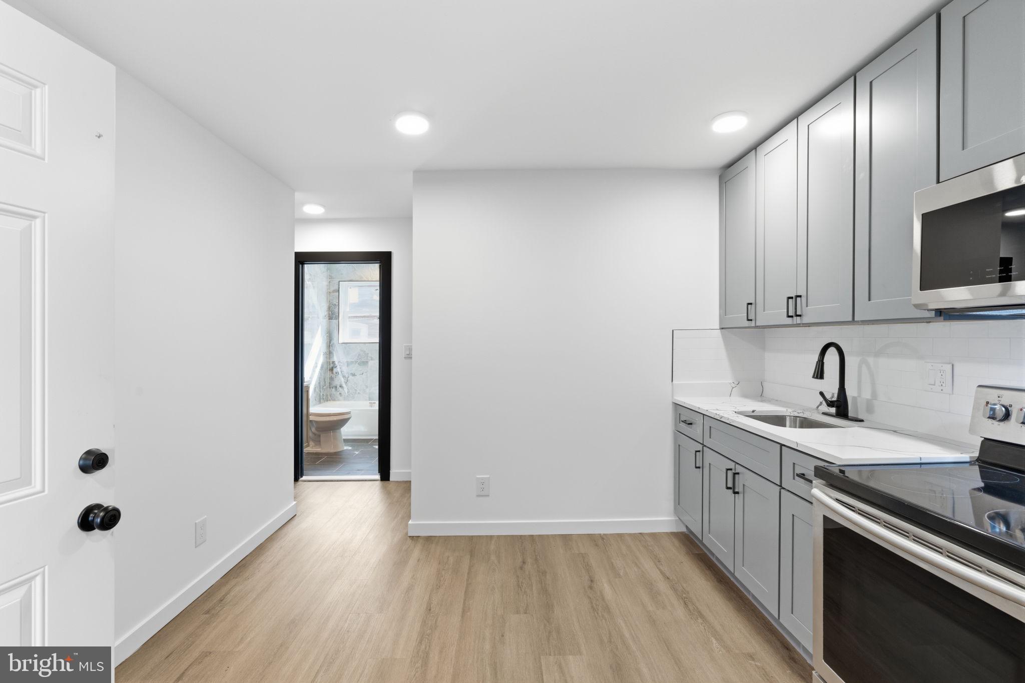 ELMWOOD PARK - Residential