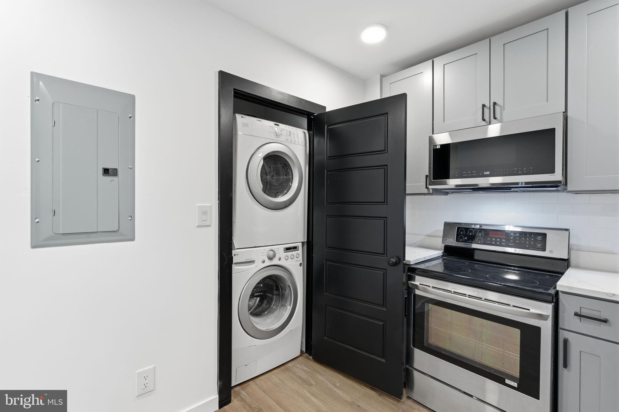 ELMWOOD PARK - Residential