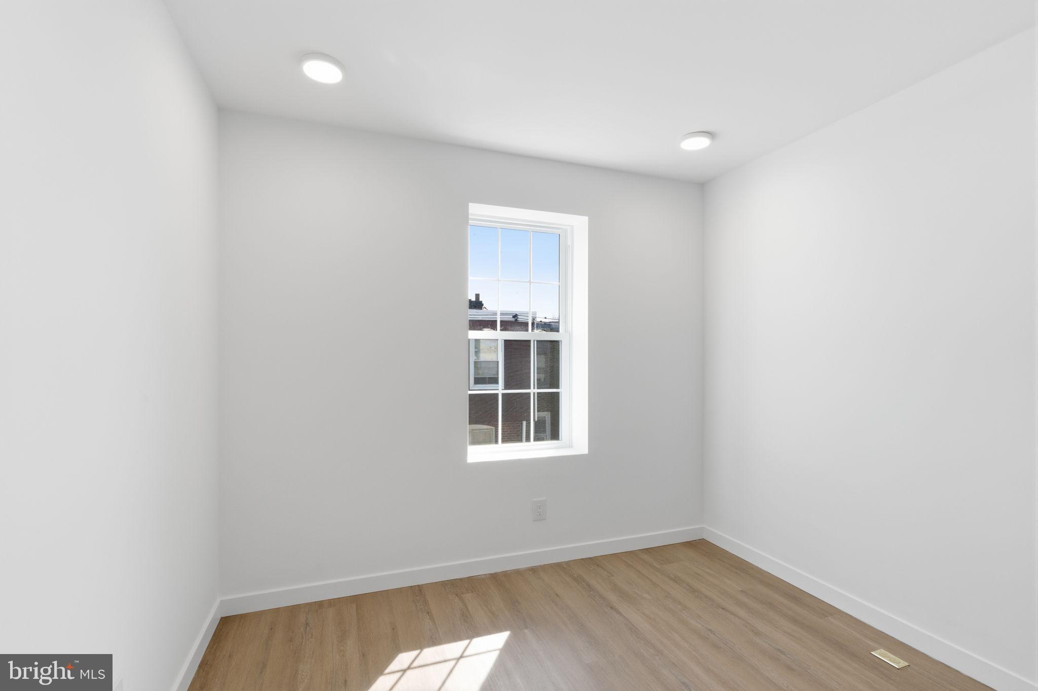 ELMWOOD PARK - Residential