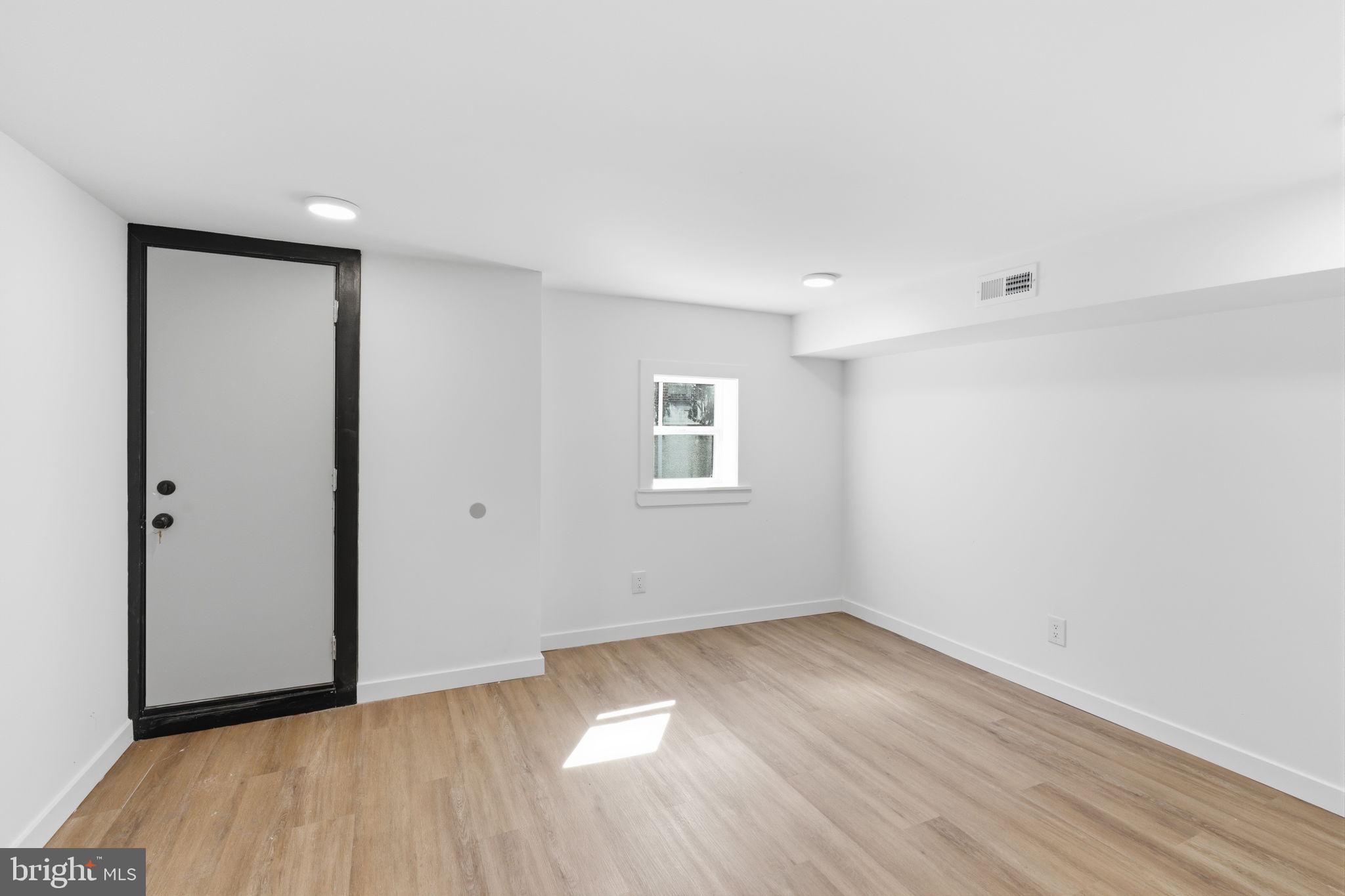 ELMWOOD PARK - Residential