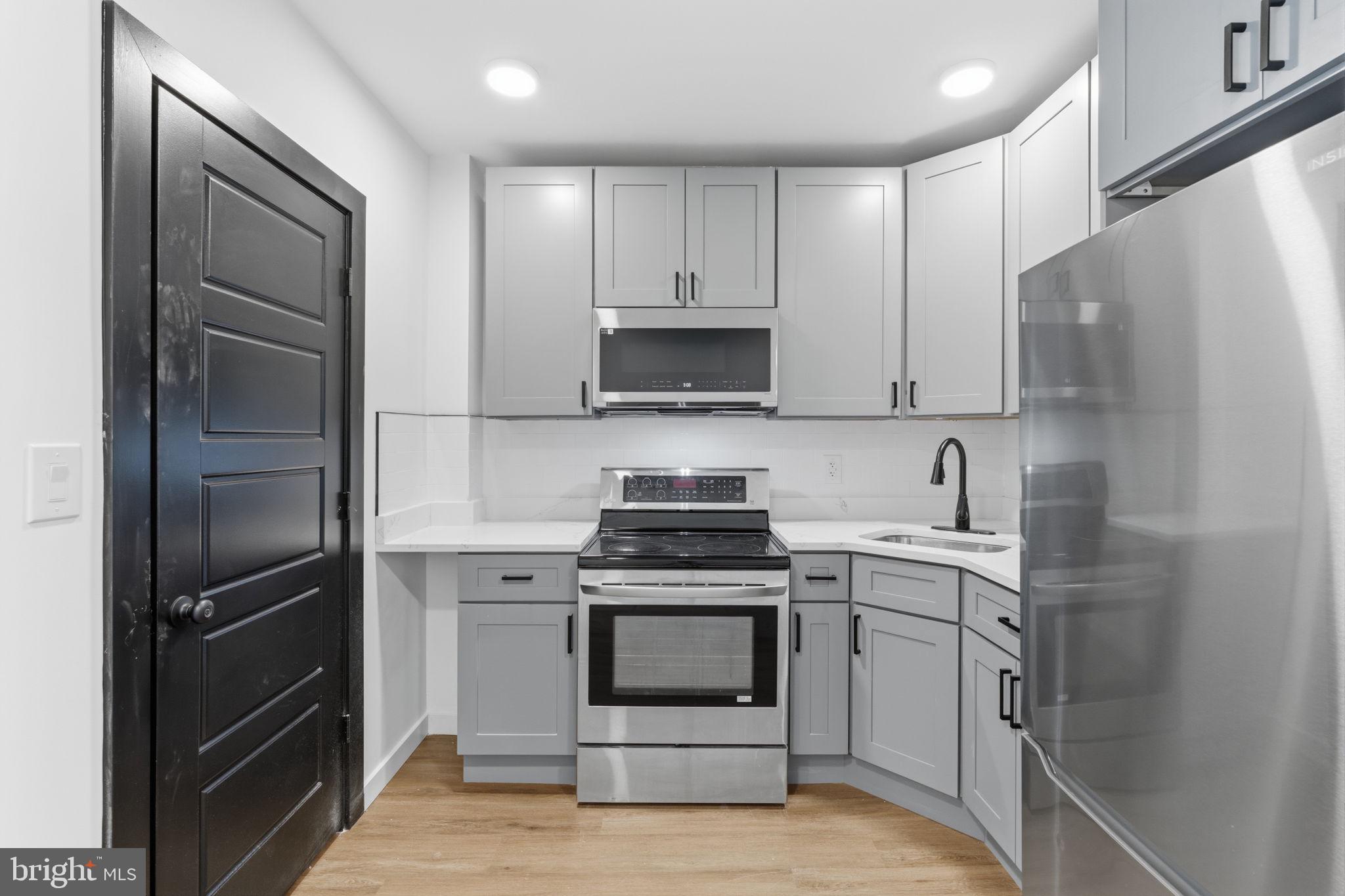 ELMWOOD PARK - Residential