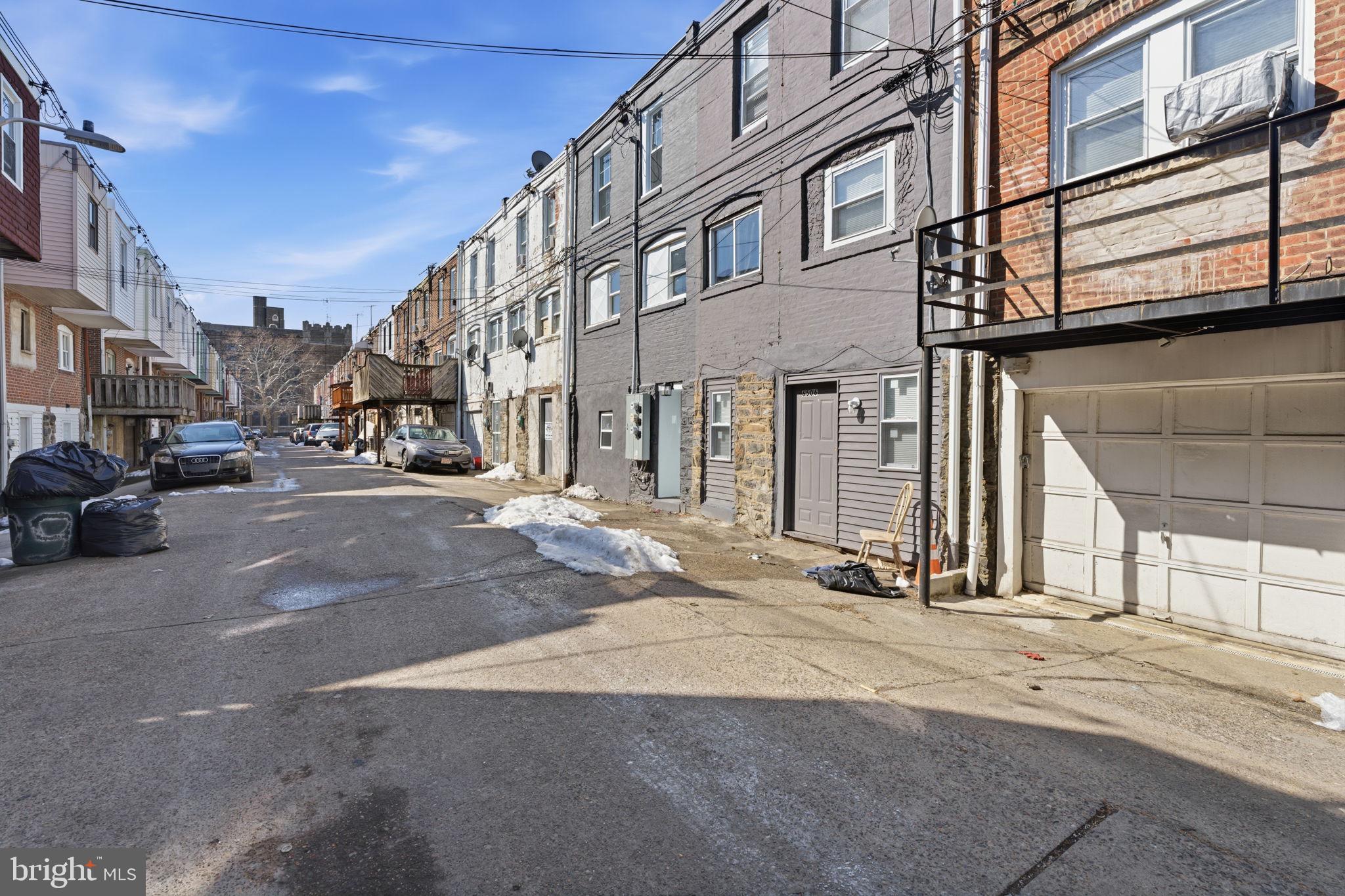 ELMWOOD PARK - Residential