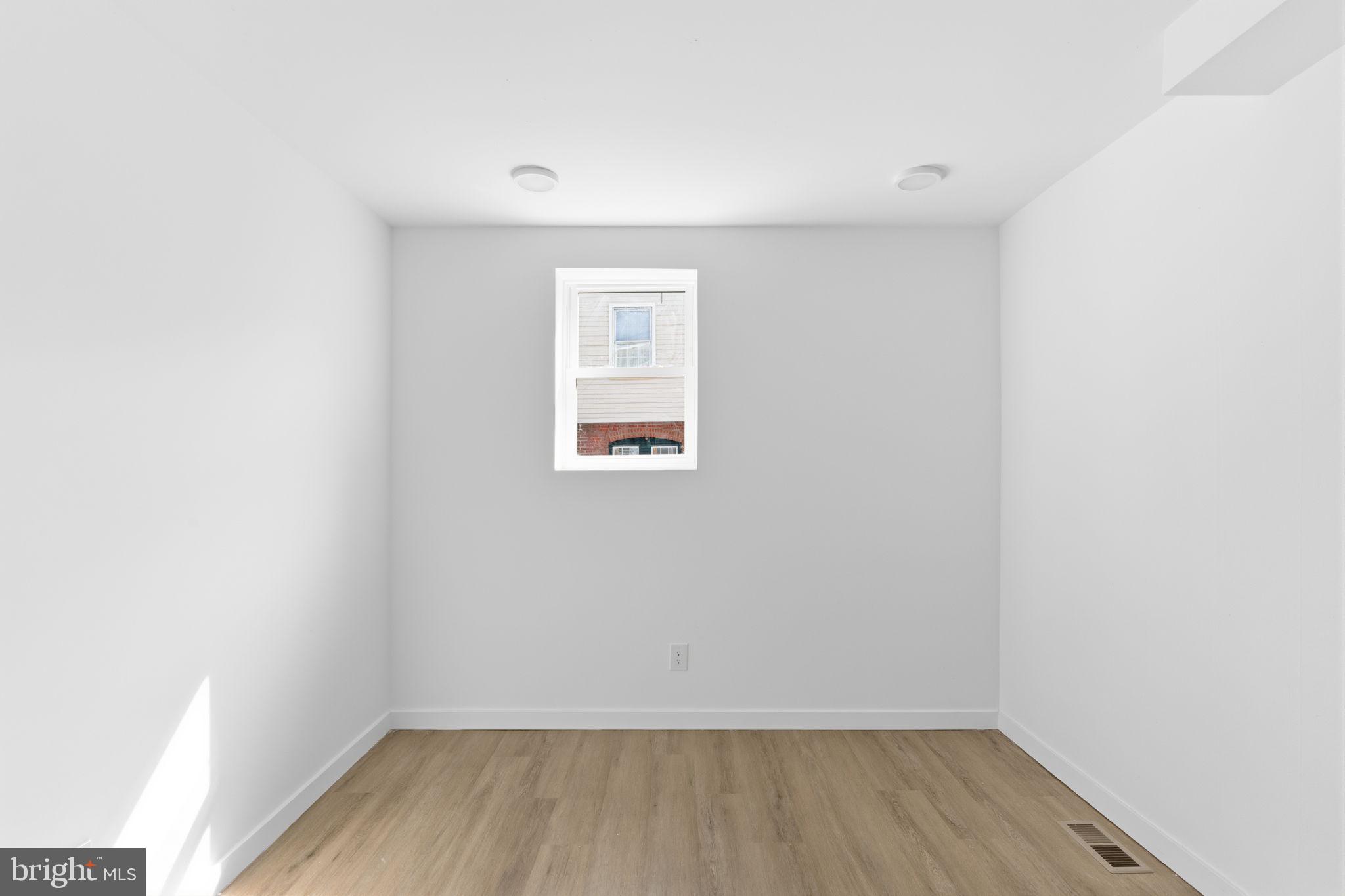 ELMWOOD PARK - Residential