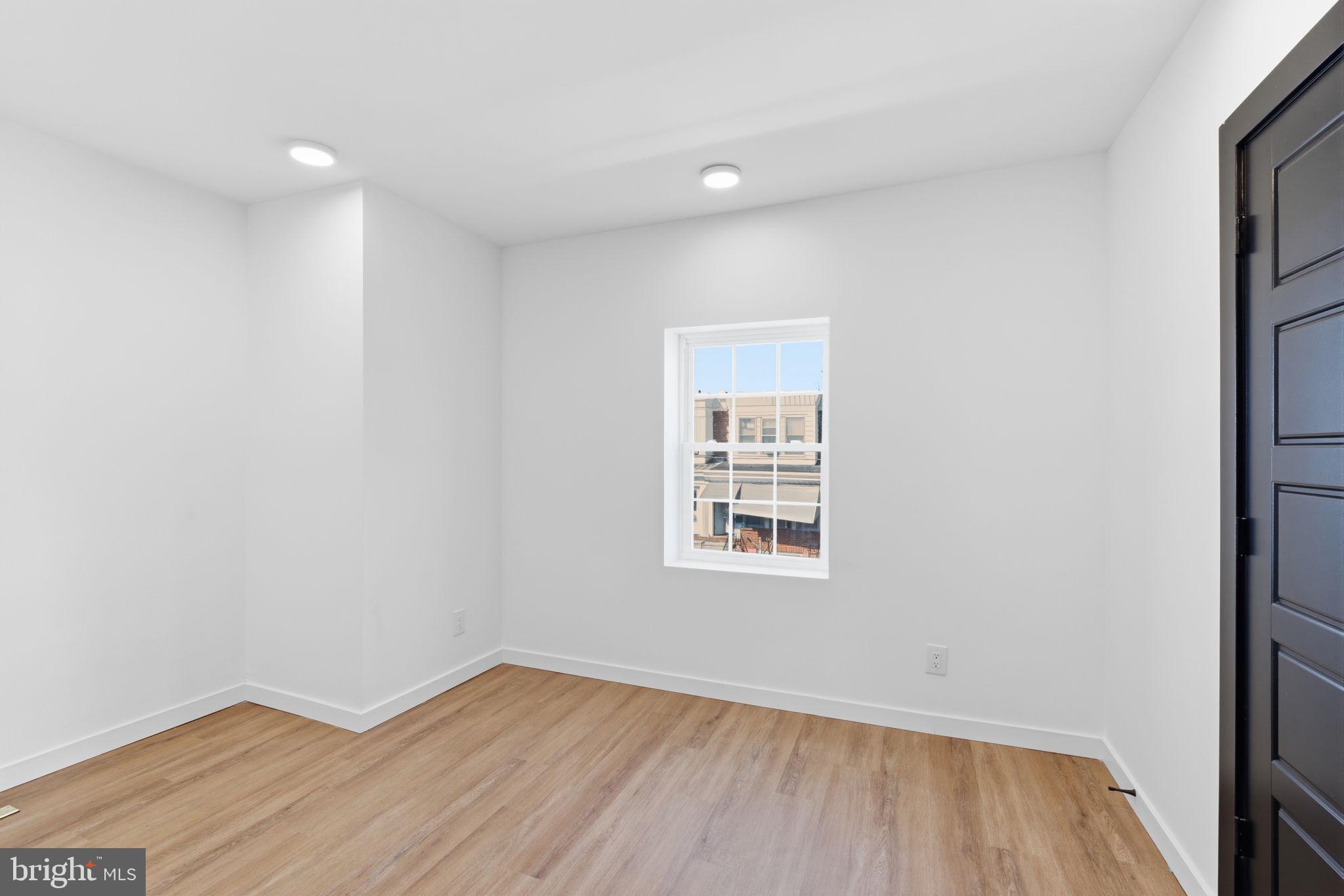 ELMWOOD PARK - Residential