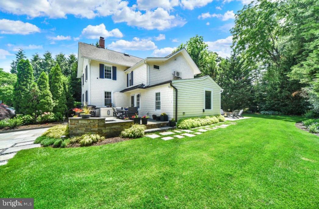 112 HOOKS LANE