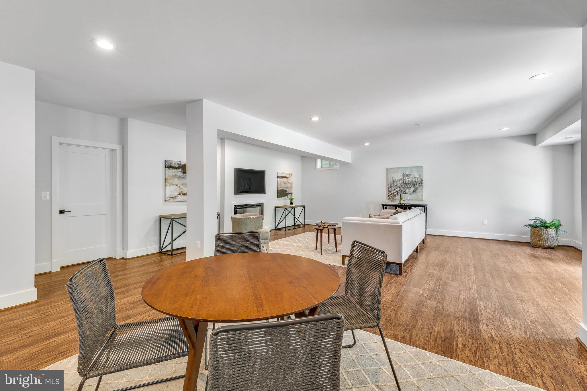 ROSEMONT - Residential