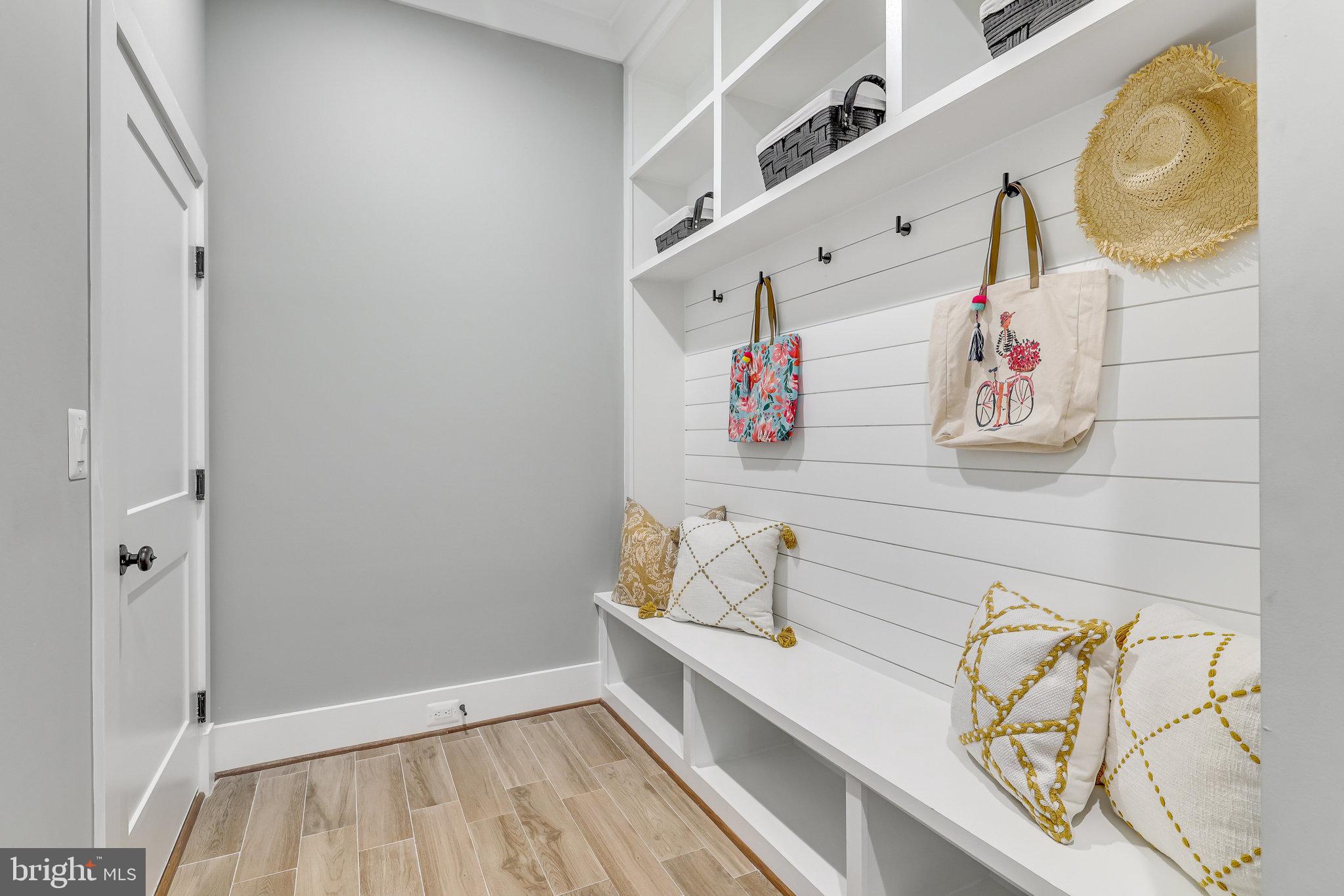 ROSEMONT - Residential